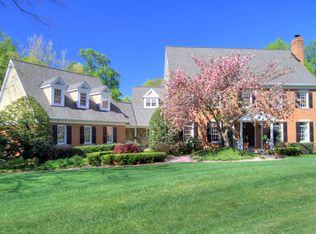 850 Trotting Ct, Great Falls, VA