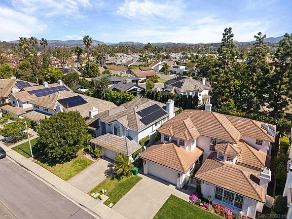 4th image of 15951 Avenida Calma