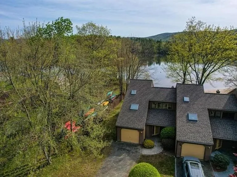 15 Manor Estates Dr #1 — Photo 21