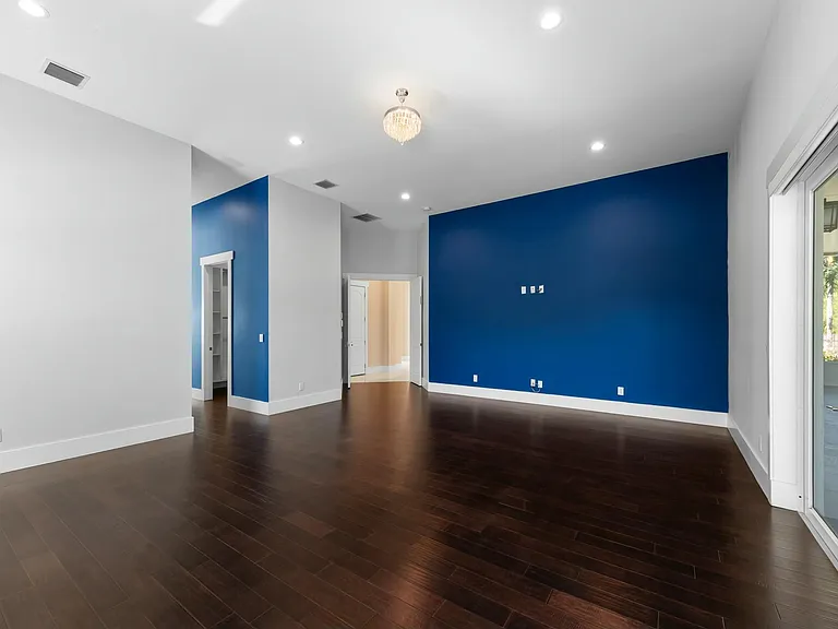 15503 Temple Blvd — Photo 25