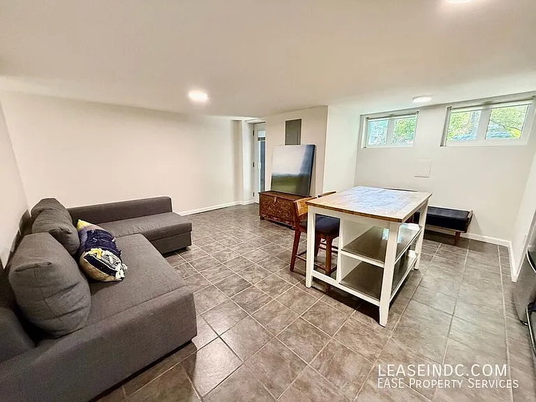 1850 3rd St NW #B — Photo 4