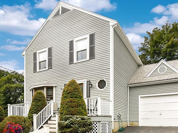 2nd image of 25 Evergreen Cir