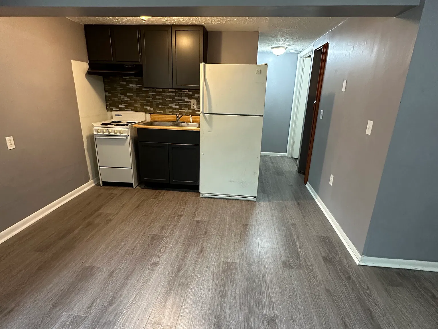 1 bed, 850 sqft, $1,100 — Photo 2