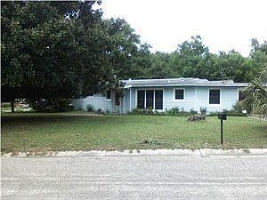 1st image of 402 Edison Dr