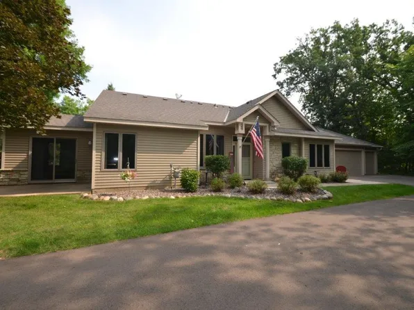 27675 Ridge Point Dr, Chisago City, MN 55013