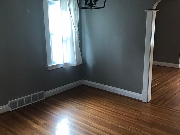 3rd image of 116 Shepard Ave Floor 2