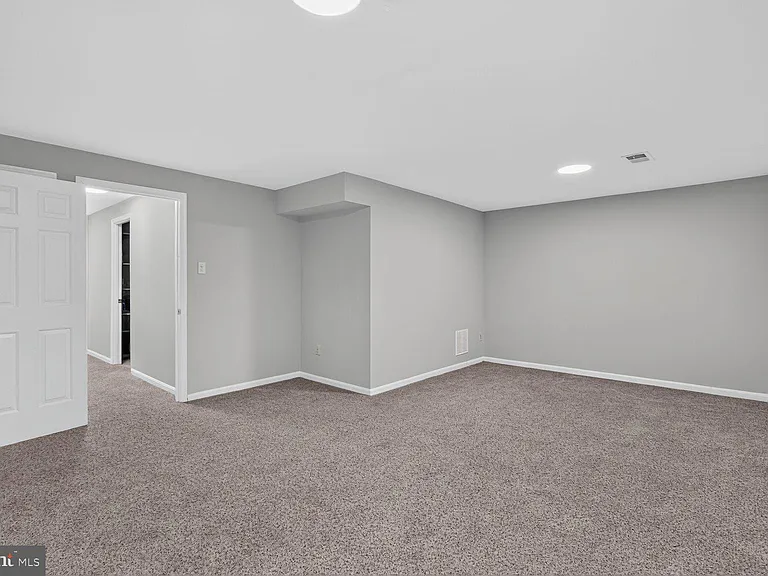 8228 Goldstream Ct — Photo 25