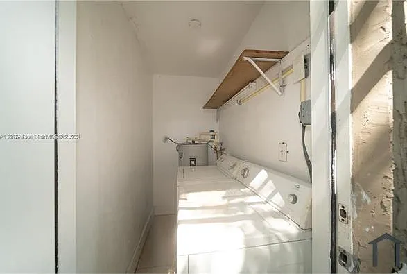 5545 NW 3rd Ave #W — Photo 6