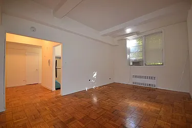 Rented by Silverstein Collection LLC 