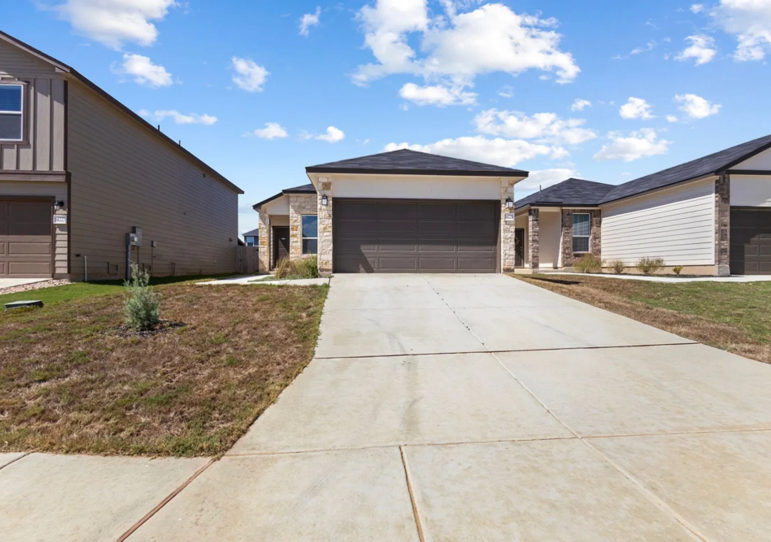 3 Bedroom 2 Bathrooms located in Southtown Cove Subdivision — Photo 1