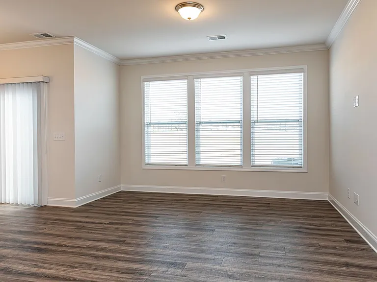 437 Yellow Fox Rd — Photo 6
