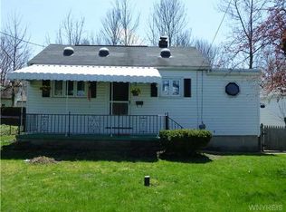 37 Belmont Pl, Williamsville, NY 14221