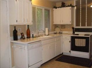 5530 SW 19th St, Topeka, KS 66604