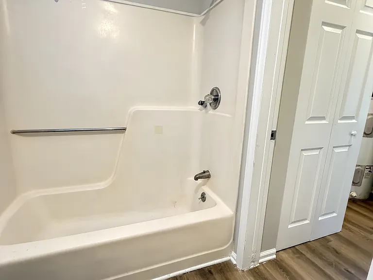 919 N Walnut St — Photo 13