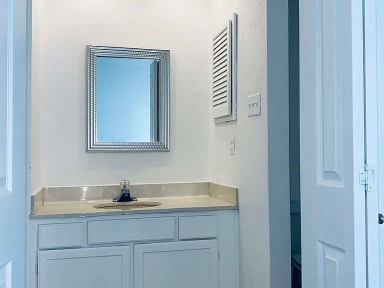 Full bath in second bedroom
