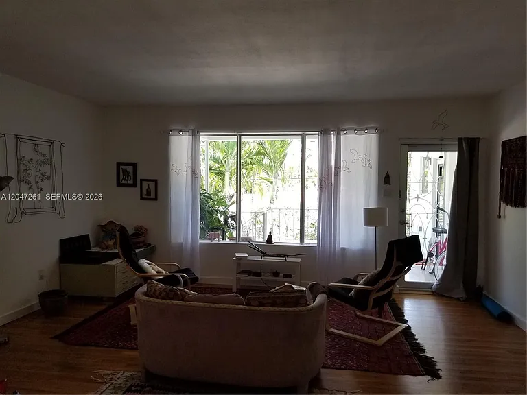 7422 NE 6th Ct #7422 — Photo 9