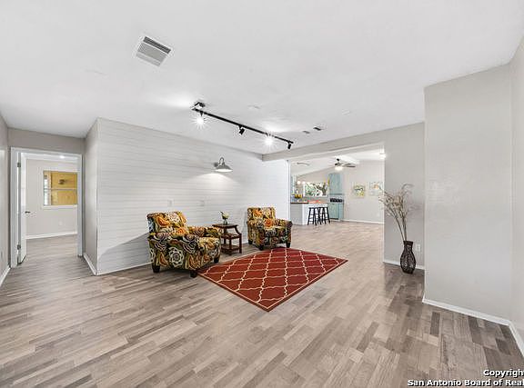 4th image of 384 Valley Star Dr