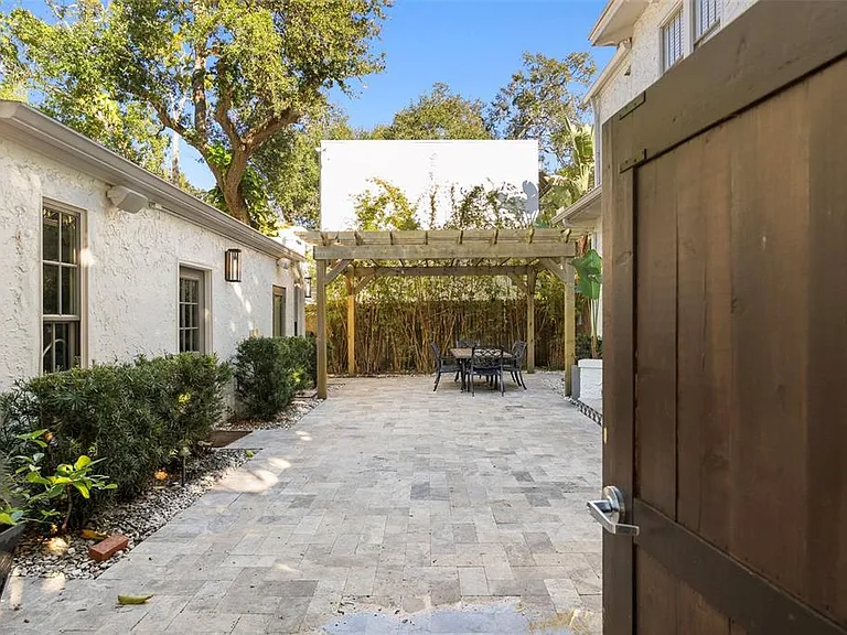 2943 W Bayshore Ct — Photo 46