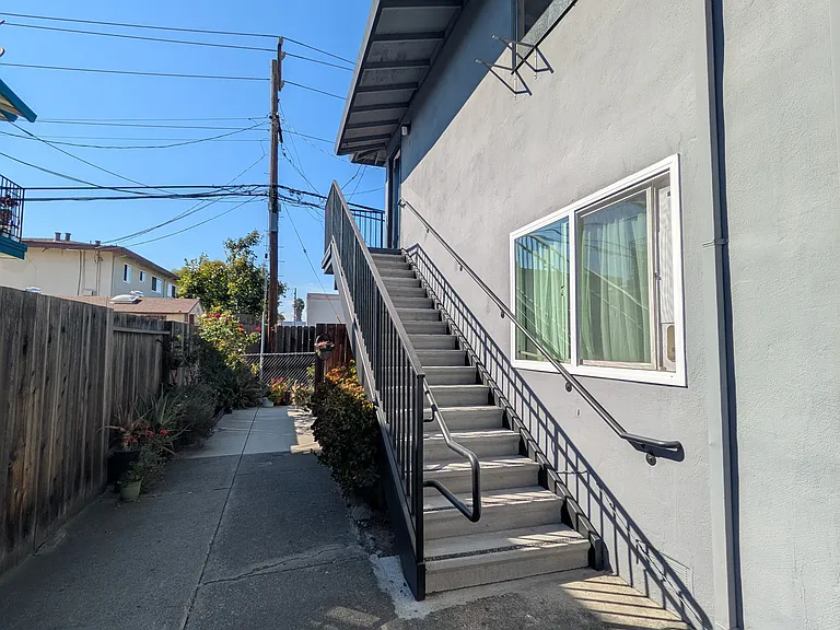 2395 Mather Dr #4 — Photo 9