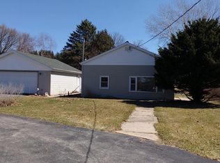 6724 Jansen Dr, West Bend, WI 53090