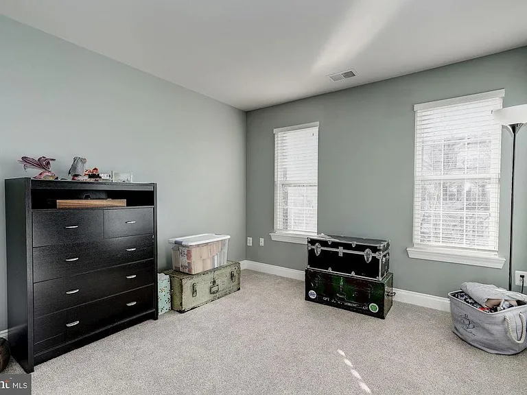 Guest Bedroom 1/2