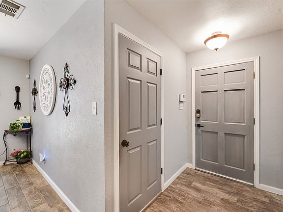 4th image of 2668 Castanada Cir