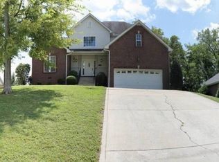 1049 Burnham Dr S, Hendersonville, TN 37075