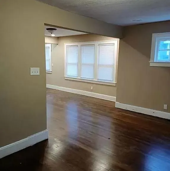 5214 Garfield Ave — Photo 2