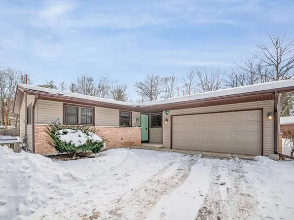 2060 N Lynn St, Sanford, MI 48657