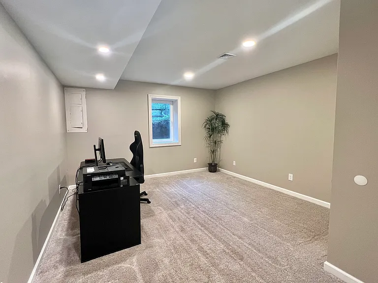 23054 Town Creek Dr — Photo 12