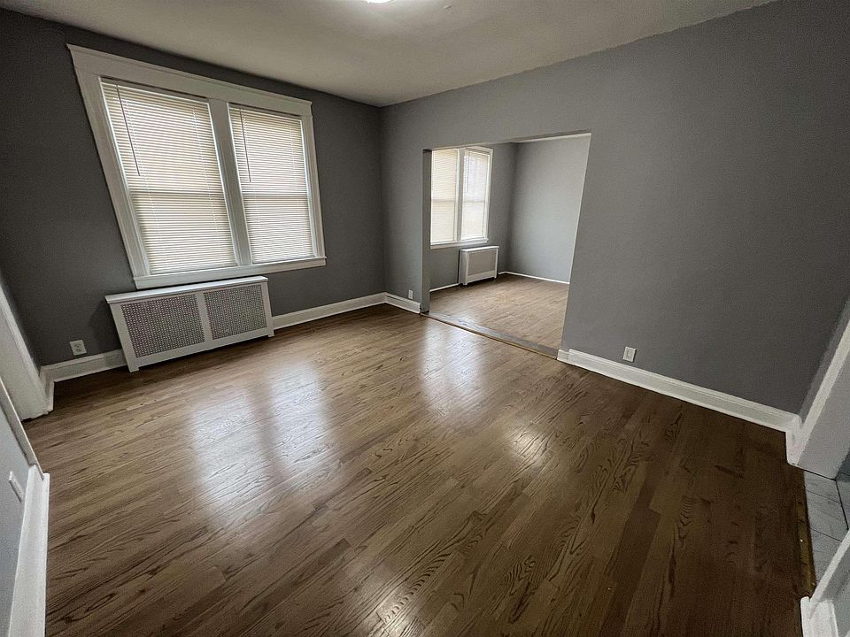 1st image of 140 Centre Ave Floor 2