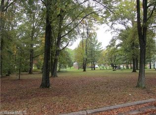 208 N 12th Ave, Mayodan, NC 27027