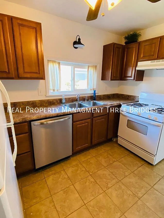 Beautiful 2br/1ba Lindendwood Park Home — Photo 3