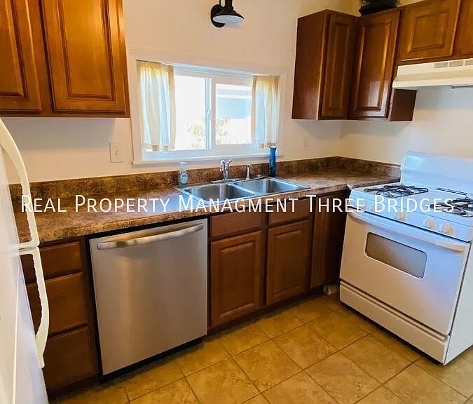 7061 Pernod Ave — Photo 3