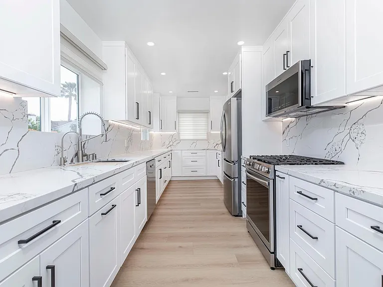 2225 Scott Rd — Photo 12
