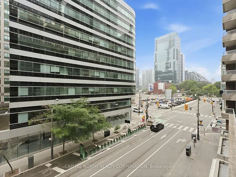 270 Wellington St W #412 — Photo 35