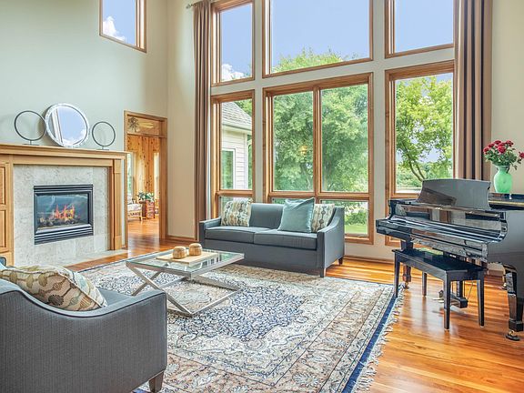 2nd image of 4125 Shorewood Trl