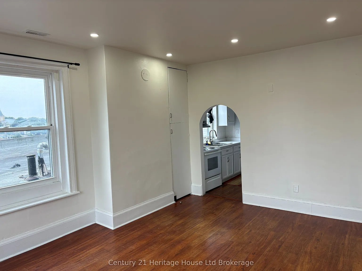 2 bed, $1,700 — Photo 4