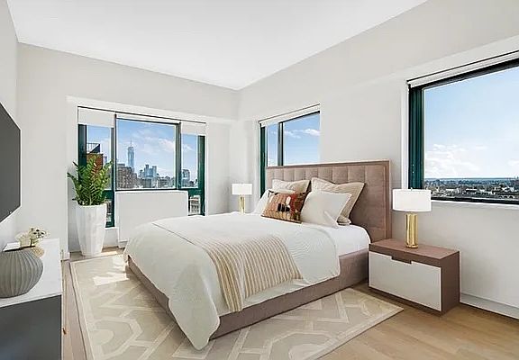 4th image of 1 Irving Pl APT G29d