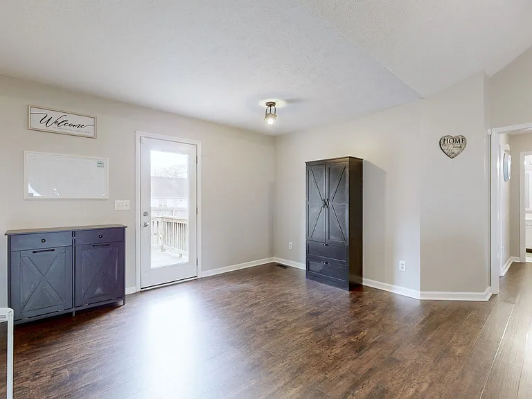 2553 Hillingdon Dr — Photo 7