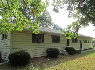 7035 E Grace Ave, New Carlisle, IN 46552