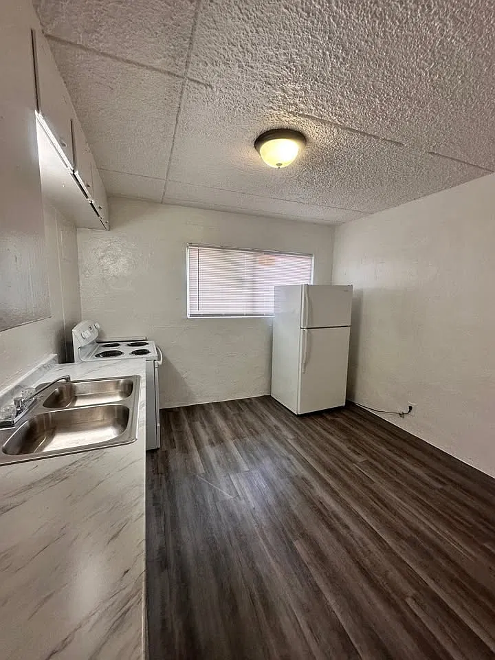 5214 Crane Street - 1 — Photo 3