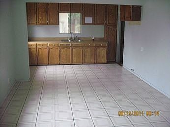 3rd image of 1262 S Hicks Ave