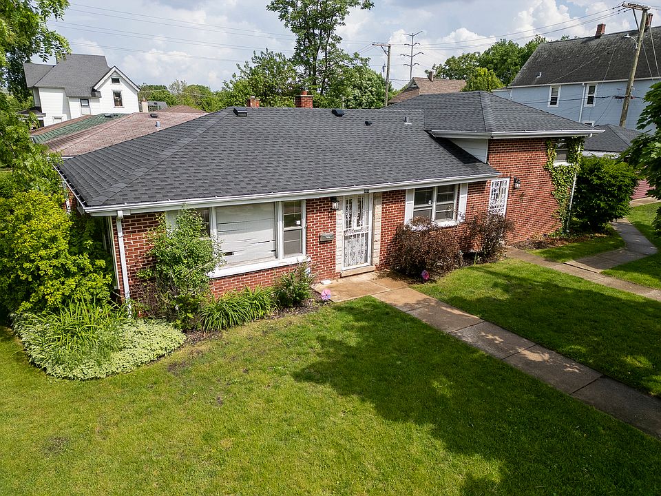 1st image of 300 E Franklin Ave