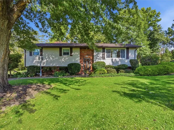 5005 Schwartz Ln, Hermitage, PA 16148