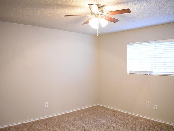 5th image of 1606 Elkhart Ave APT 32