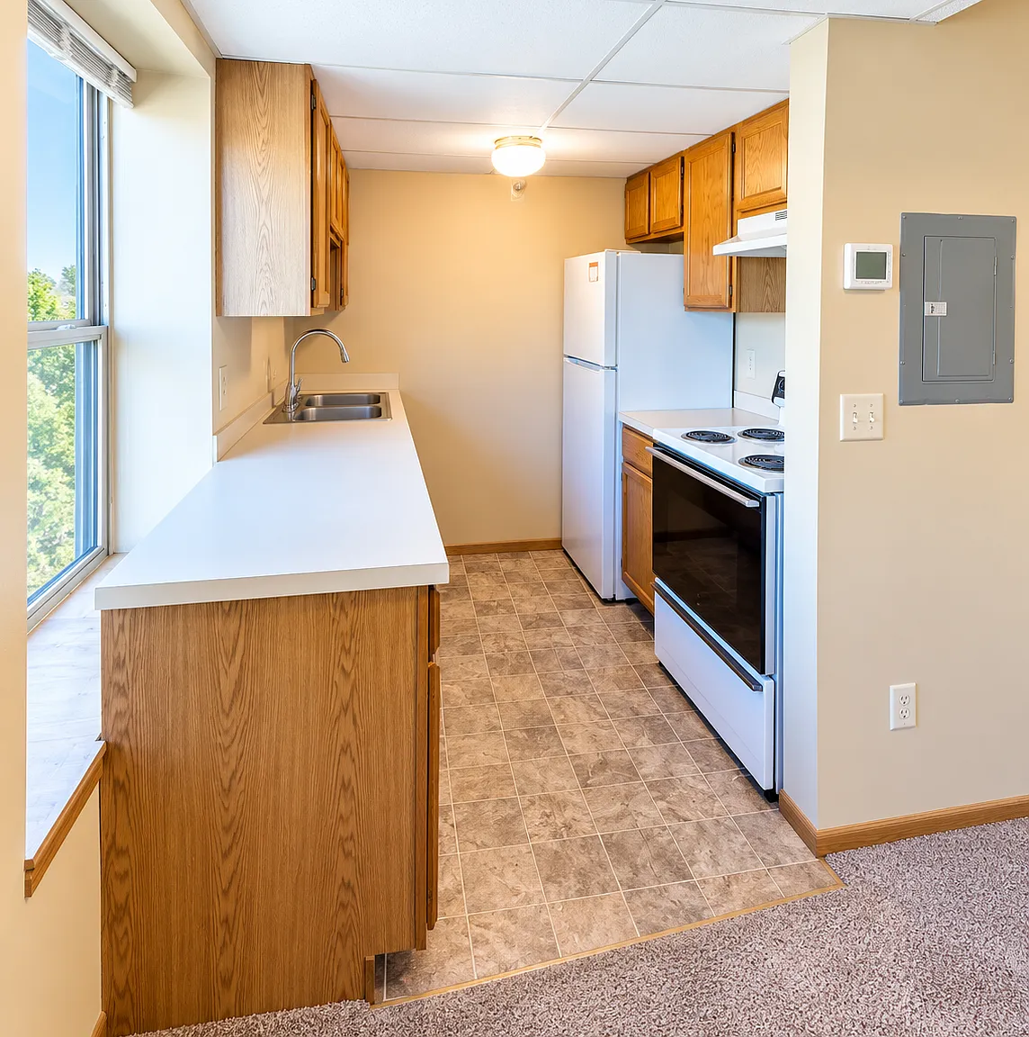 Studio, $899 — Photo 3