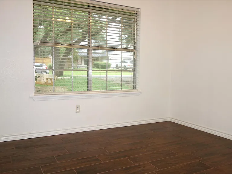 7014 Riverton Dr — Photo 17