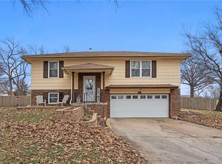 2807 N 156th St, Basehor, KS 66007