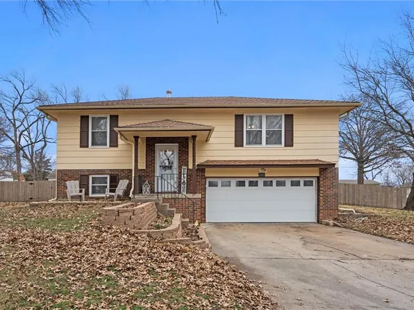 2807 N 156th St, Basehor, KS 66007